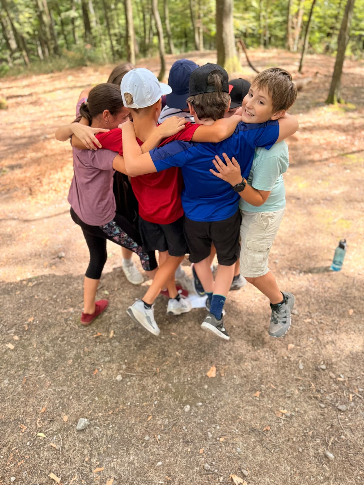 Teambuilding pre školy - tímová hra v lese